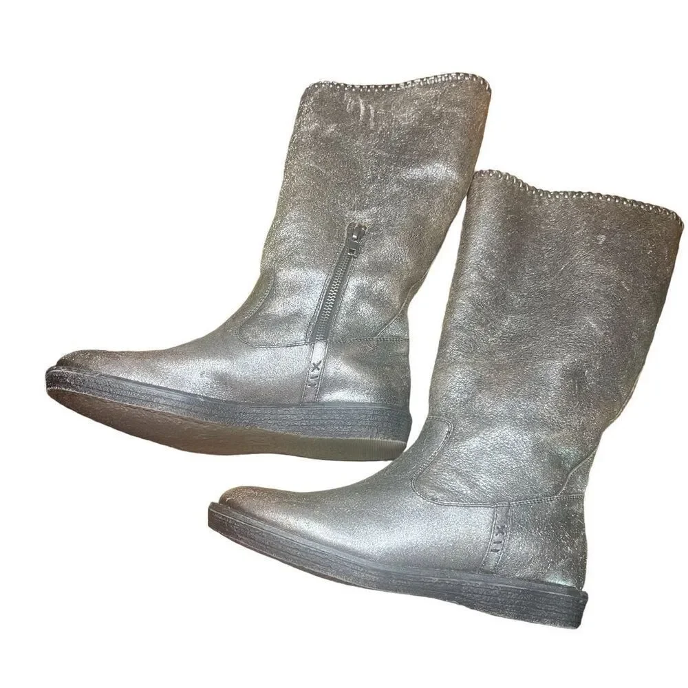 Trask Ariana Shearling Boots in Silver With 1/4 Zip NWT No Box Size 6